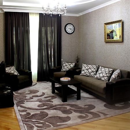 Green Guest House Kutaisi Exterior photo