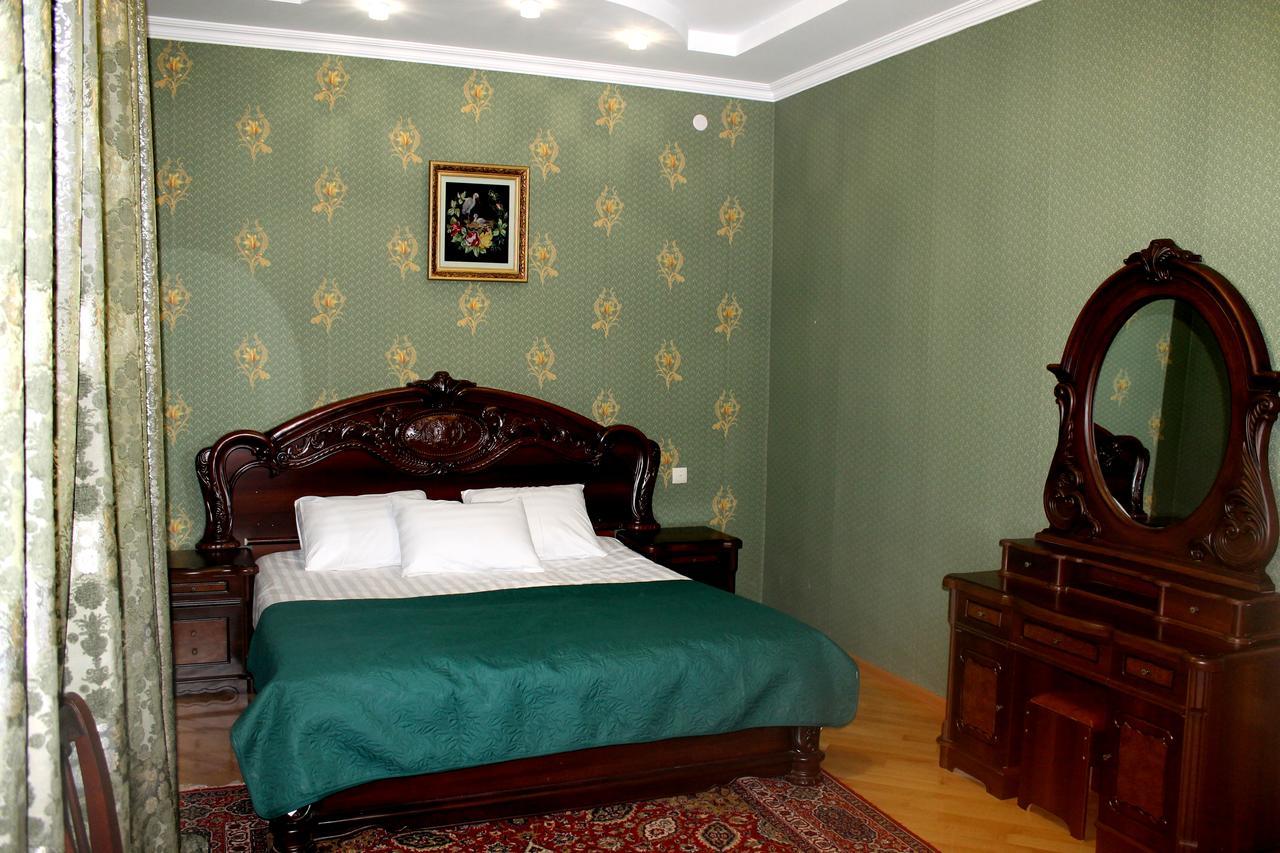 Green Guest House Kutaisi Exterior photo