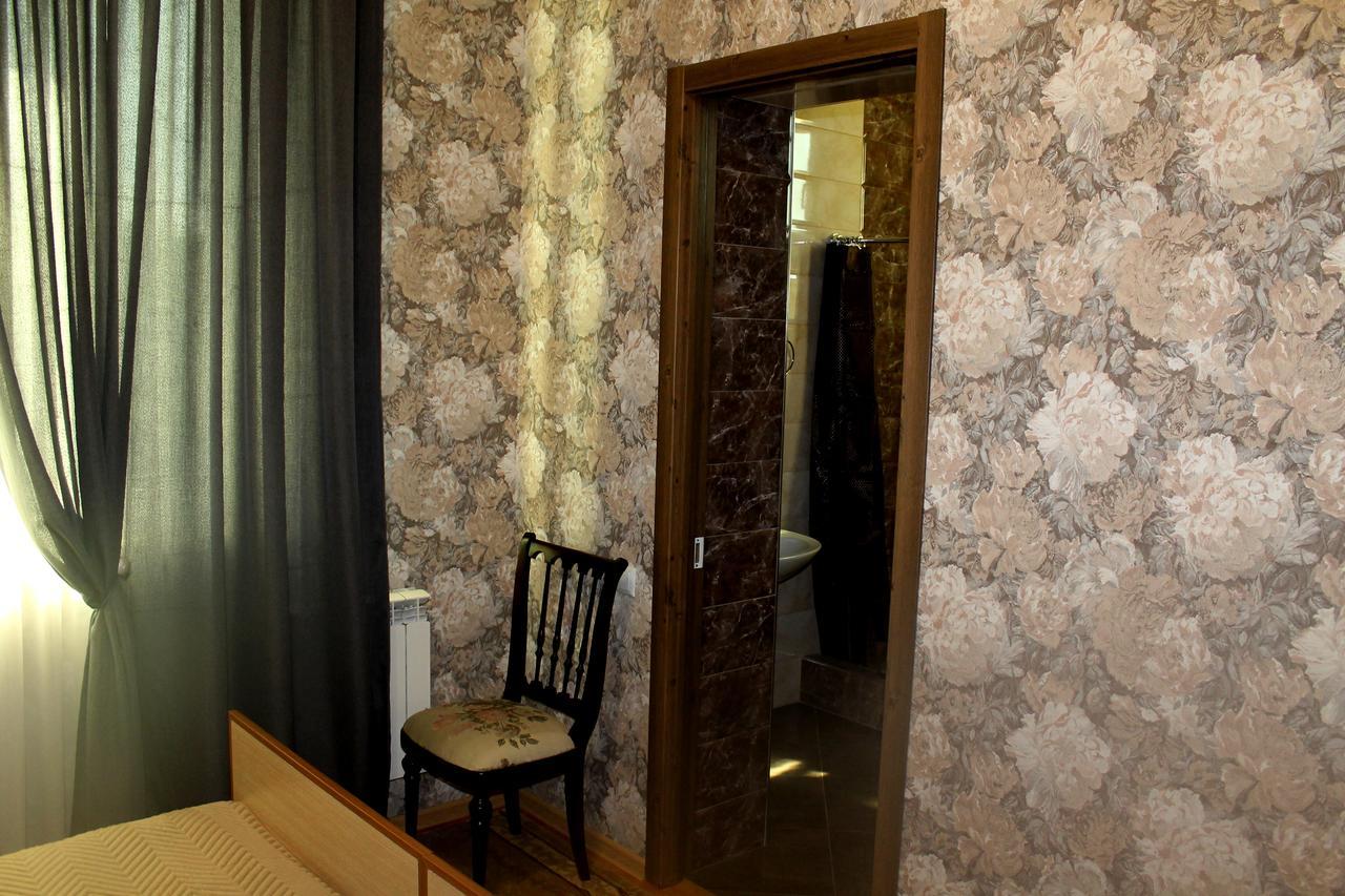 Green Guest House Kutaisi Exterior photo