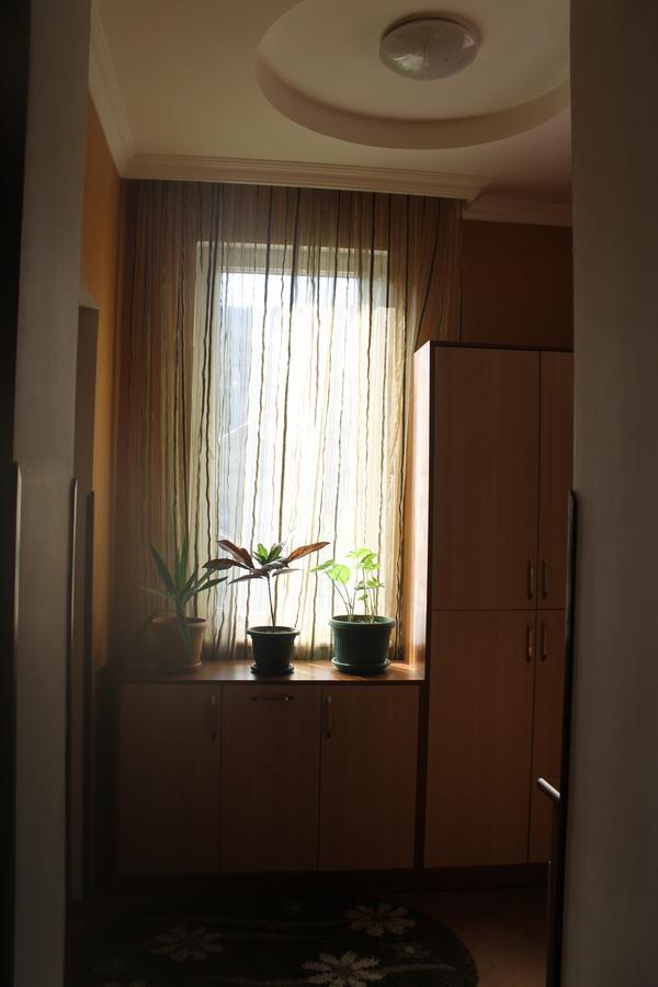 Green Guest House Kutaisi Exterior photo