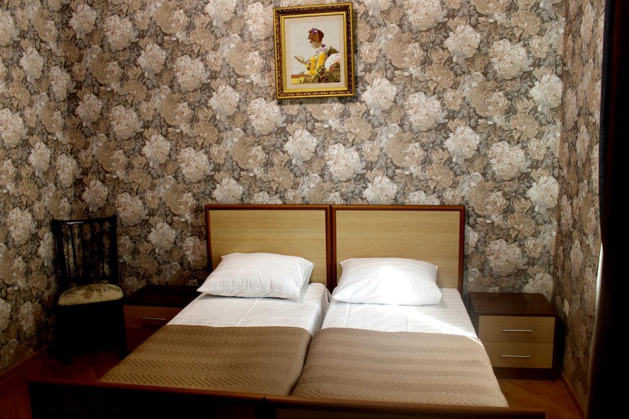 Green Guest House Kutaisi Exterior photo