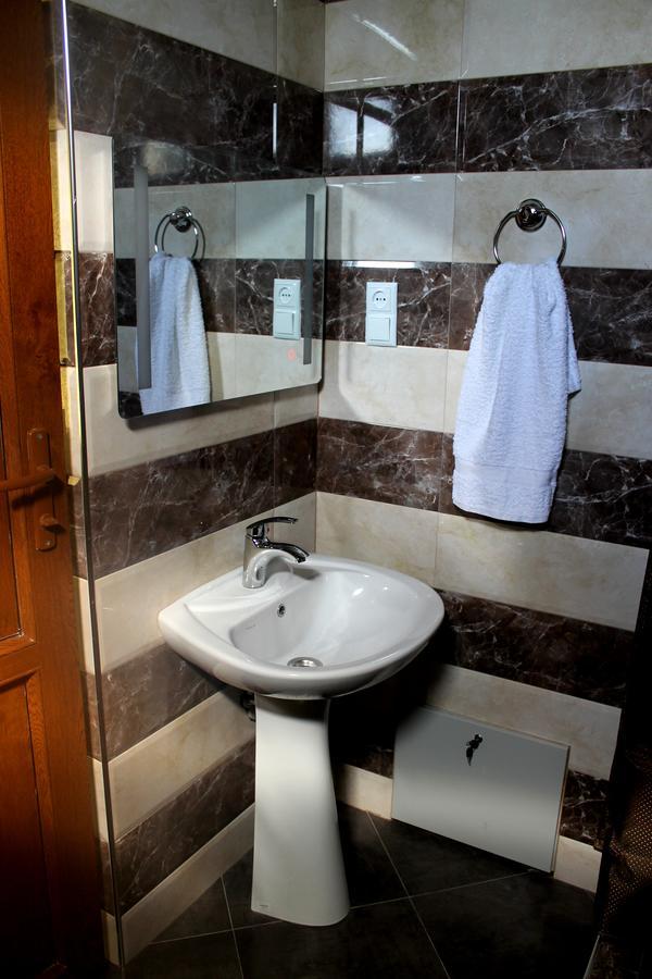 Green Guest House Kutaisi Exterior photo