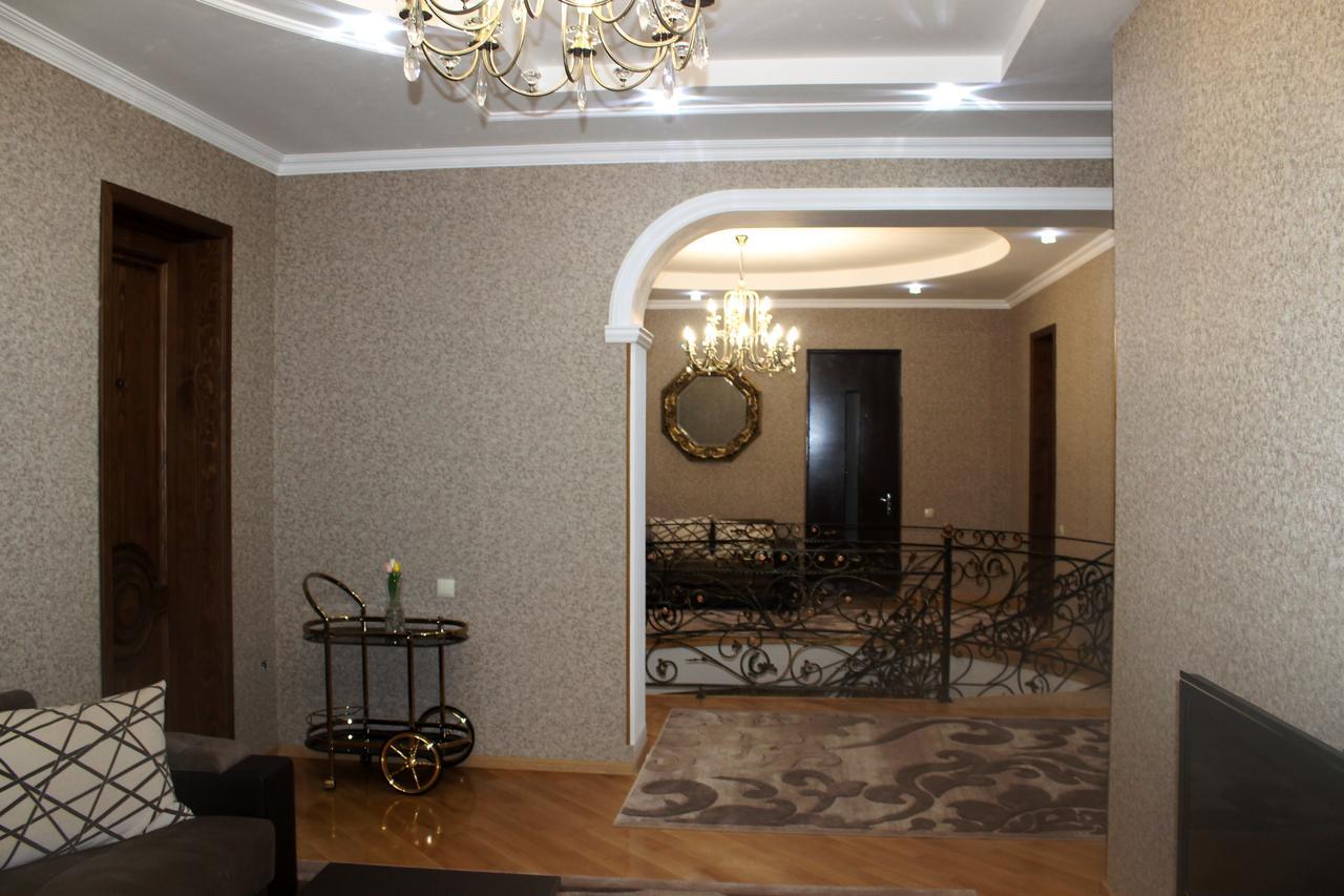 Green Guest House Kutaisi Exterior photo